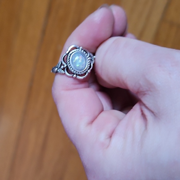 Silver Tone Opal Ring, Vintage Vibe, Size 6, NWOT - Picture 6 of 13